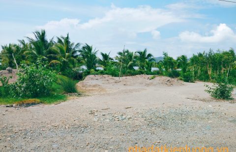 NỀN ĐẸP GIÁP 3 MẶT KÊNH CÓ NHÀ TRÊN ĐẤT, ẤP RẠCH ĐÙNG - XÃ BÌNH TRỊ